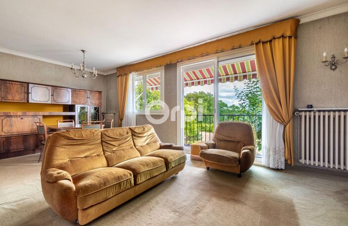 Maison non mitoyenne avec panorama unique, 3 chambres, garage et fort potentiel ! — photo 2