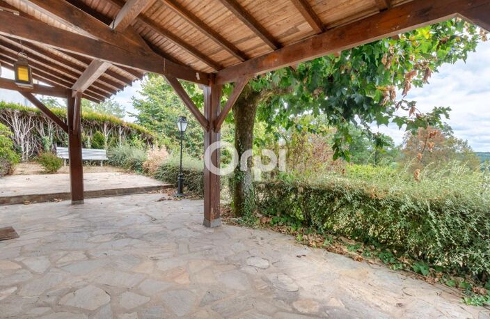 Maison non mitoyenne avec panorama unique, 3 chambres, garage et fort potentiel ! — photo 3
