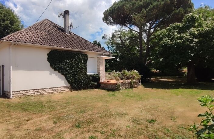 Lalinde, Maison 3 chambres en pierre sur vide sanitaire et de plain-pied à rafraîchir, au calme, proche des commerces — photo 2