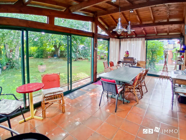 Maison T5 de 128m² de plain-pied avec garage & véranda sur par — photo du bien