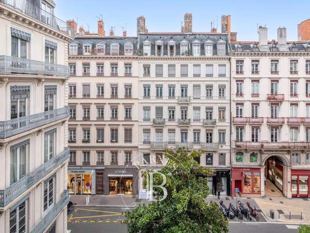 Lyon 2 - Jacobins - Studio au 6ème étage de 32 m² — photo du bien