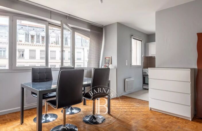Lyon 2 - Jacobins - Studio au 6ème étage de 32 m² — photo 2