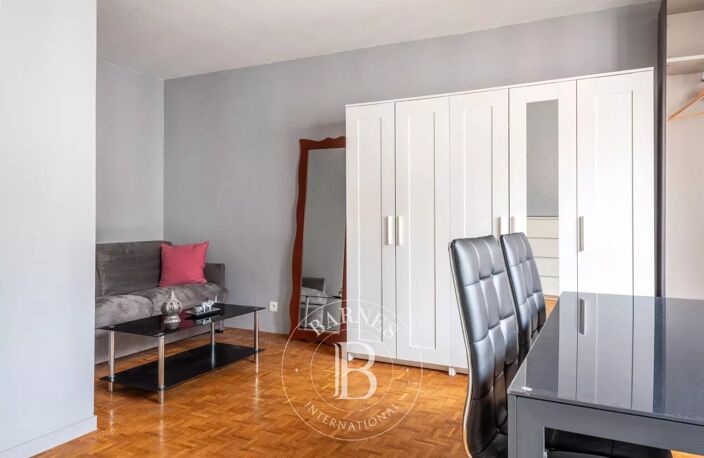 Lyon 2 - Jacobins - Studio au 6ème étage de 32 m² — photo 3