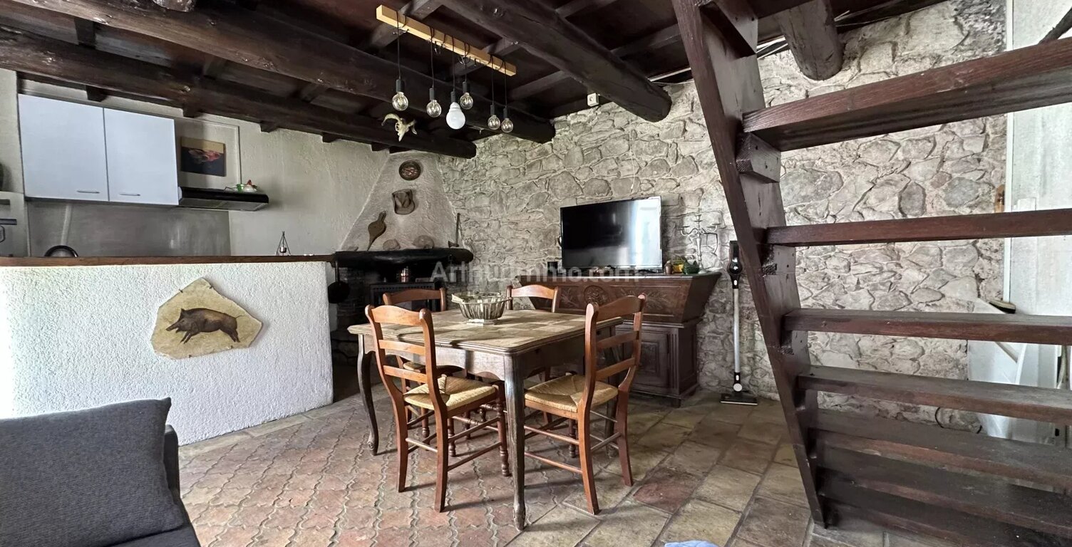 Maison de village Lambruisse — photo 1