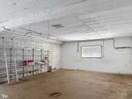 Garage   — photo 2