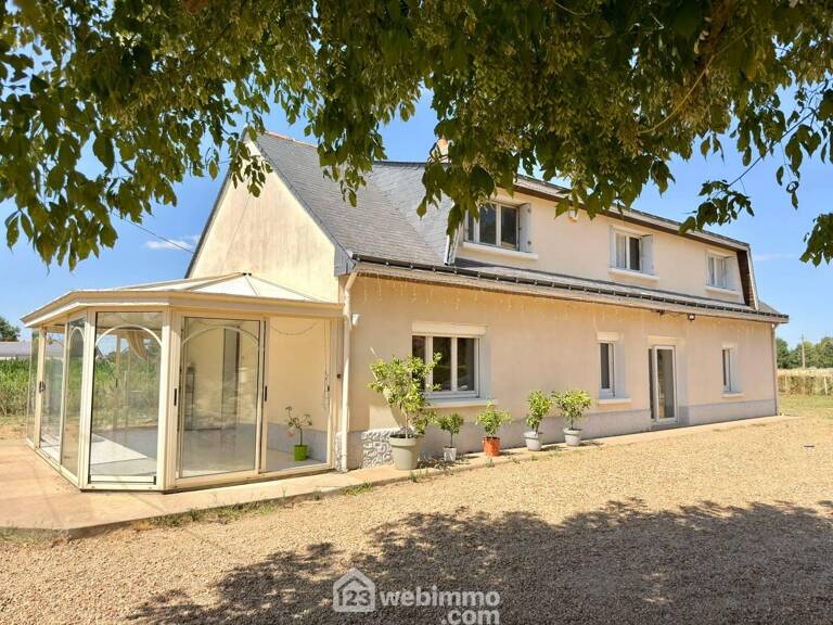 Maison - 98m² - Longué-Jumelles — photo 1