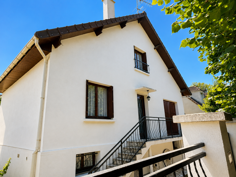 Une maison familiale pleine de potentiel, au coeur de Gournay — photo 1