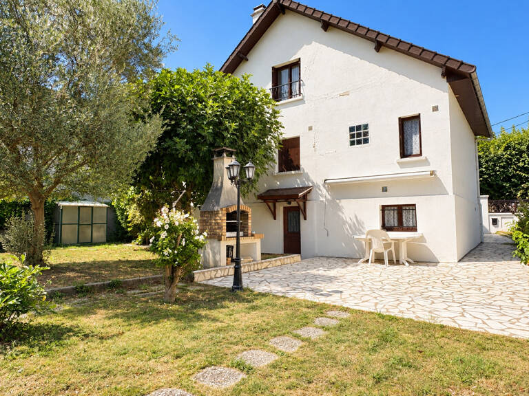 Une maison familiale pleine de potentiel, au coeur de Gournay — photo 1