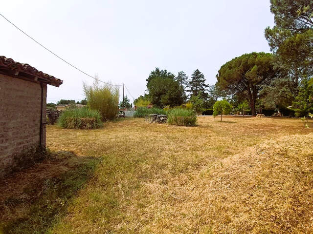 Rabastens terrain plat de 880 m2 viabilisé en périphérie — photo du bien