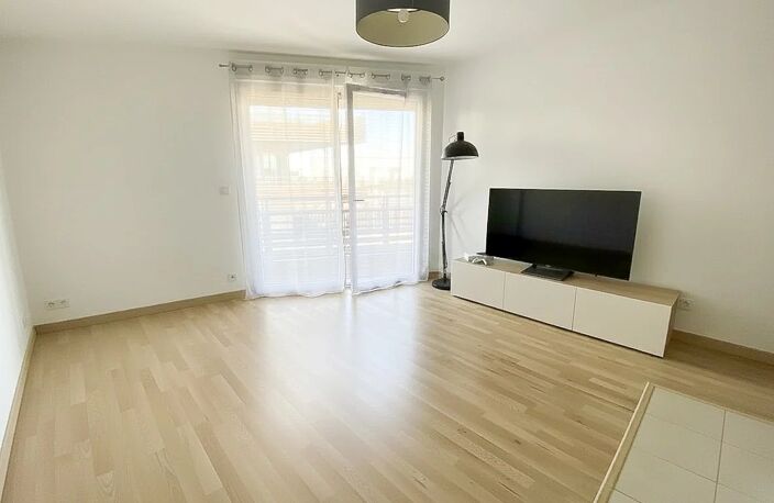 Studio récent avec balcon et 2 places de parking couvertes - CHARTRES ! — photo 2