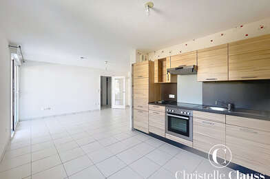 Appartement 3 pièces 890 €