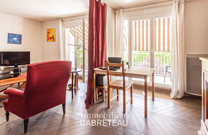 Rue du Luizet - T3 traversant avec balcon, stationnement et cave — photo 3