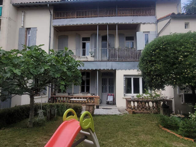 En centre ville de Montauban Immeuble — photo du bien