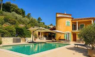 Maison  235 m² à vendre à Montauroux (83440)