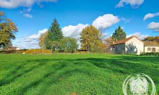 Terrain  1822 m² à vendre à Saint-Étienne-de-Vicq (03300)