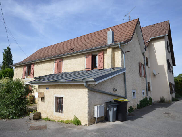 Maison de ville à rafraichir — photo du bien