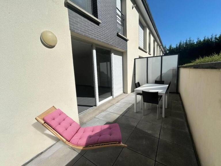 T3 lumineux avec de beaux volumes,  terrasse et double stationnement. — photo 1