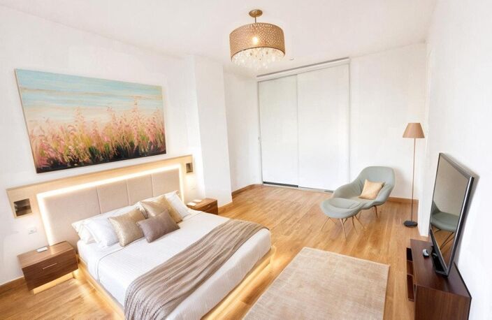 T3 lumineux avec de beaux volumes,  terrasse et double stationnement. — photo 4