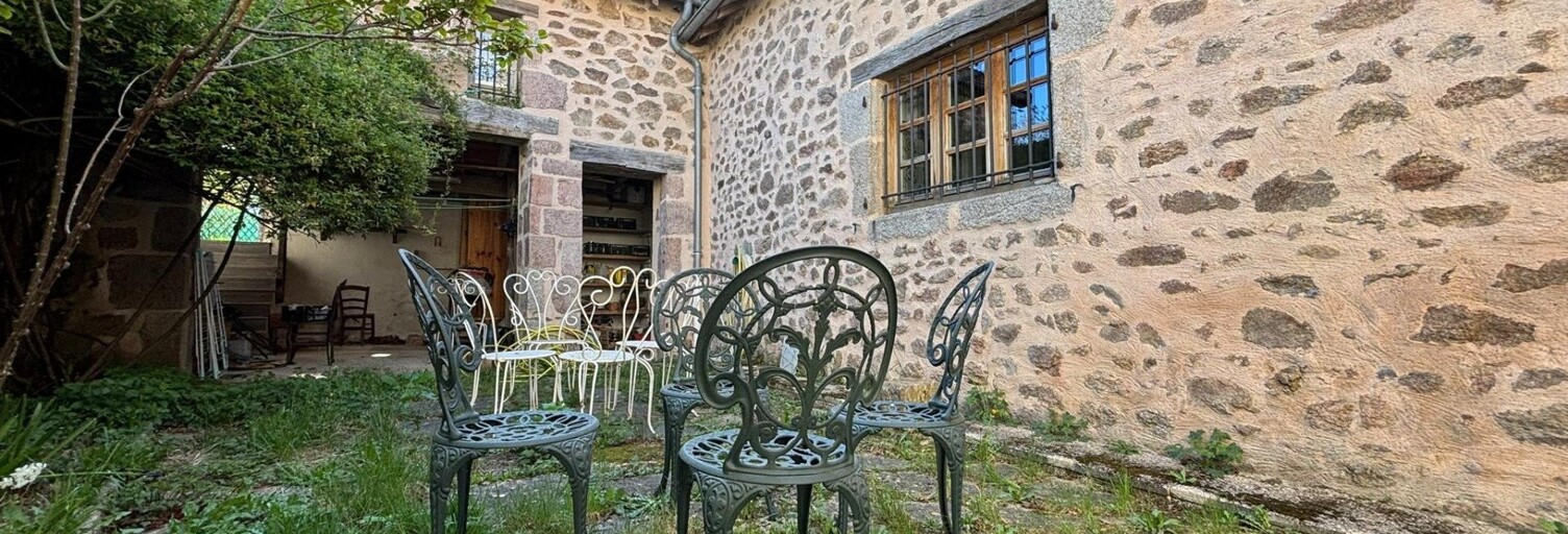 Maison 8 Pièces 242 m² à vendre à Châtel-Montagne (03250)