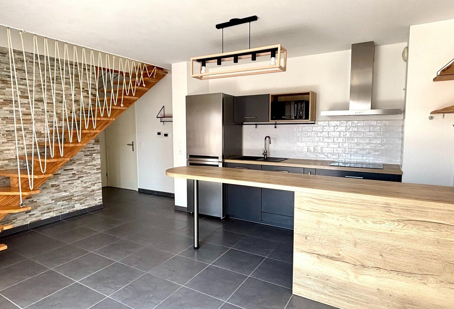 Très beau T3 en duplex  et balcon+ 1 parking sous sol + 1 parking aérien — photo 1
