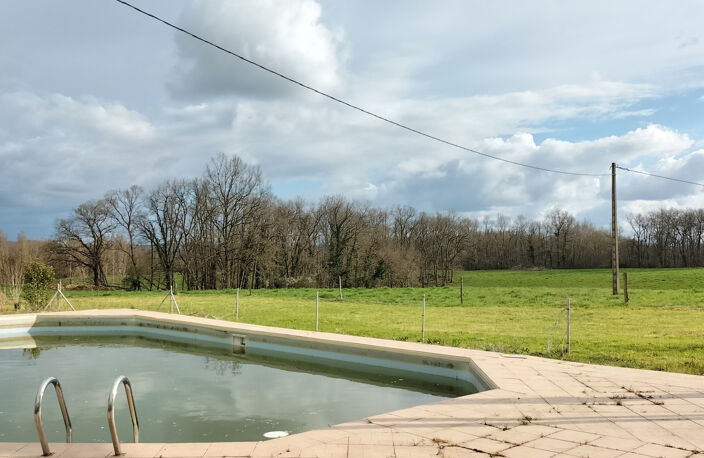 Maison principal au calme avec 4 Gîtes et piscine, vue — photo 3