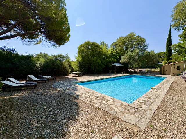 Propriété de caractère d'environ 185m2 sur près de 2 hectare — photo du bien