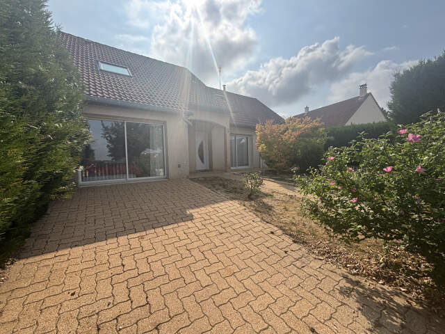 CHATILLON SUR SEINE :Pavillon année 1985 de 130 m2 avec gara — photo du bien