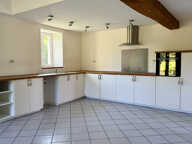 ? Maison charentaise rénovée à Aigre   146 m2   179 000 EUR FA — photo 3