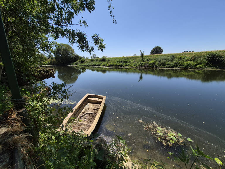 terrain loisirs, riviière avec eau/abri/pêche et pétanque — photo 1