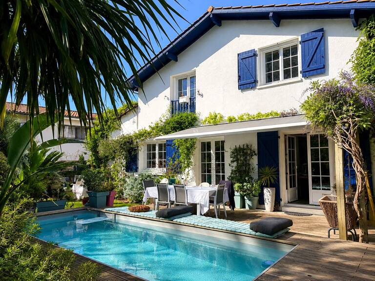 Maison avec jardin et piscine — photo 1