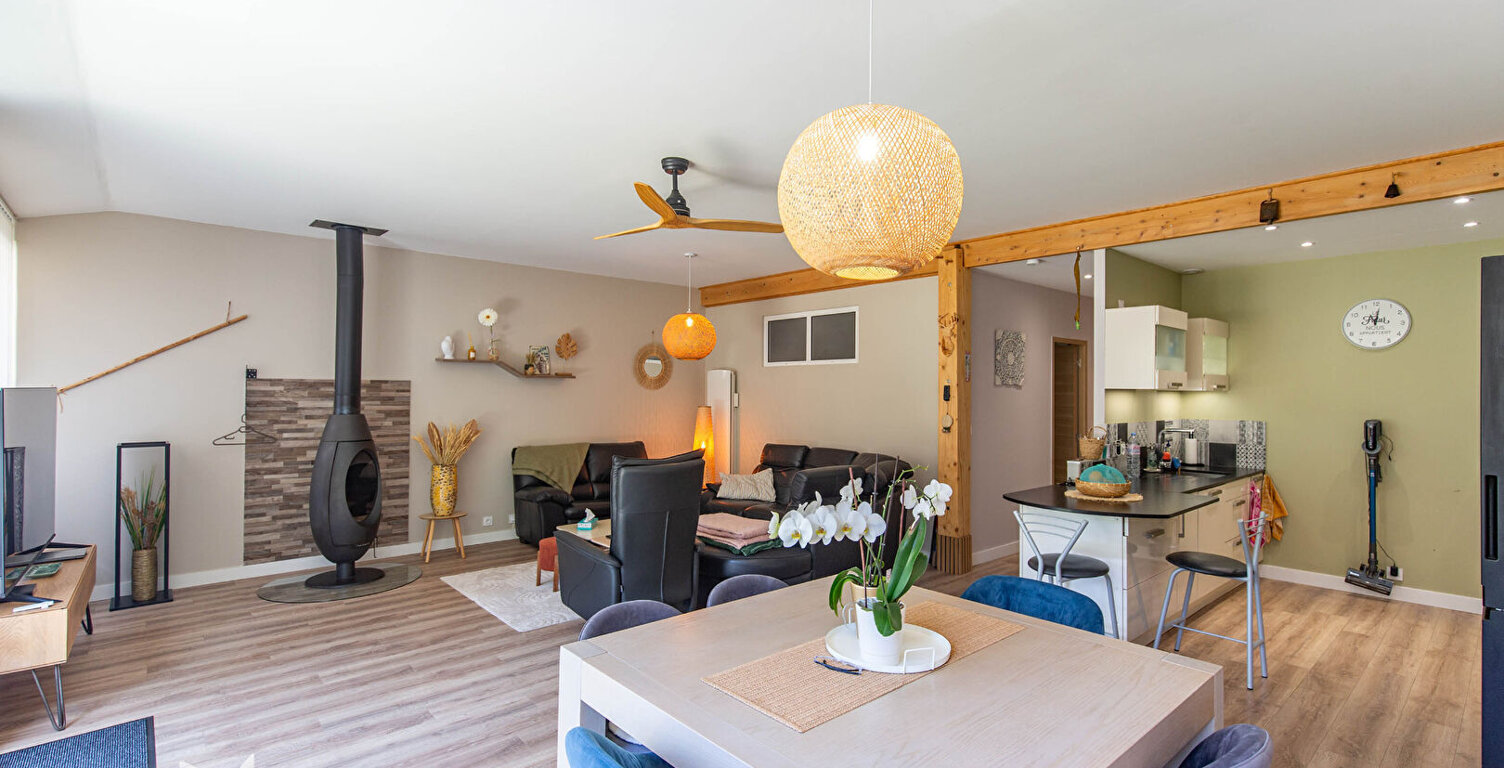 Campan, appartement meublé type T4 avec terrasse — photo 1