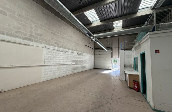LOCAL D'ACTIVITE - ATELIER à LOUER — photo 2