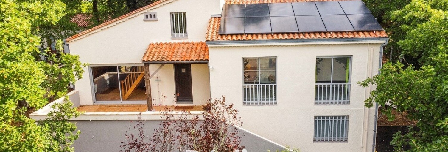 Maison 7 Pièces 171 m² à vendre à Saint-Même-les-Carrières (16720)