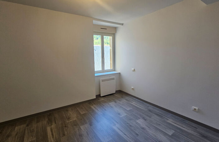 Appartement T3 Duplex 48.07 m2 — photo 3