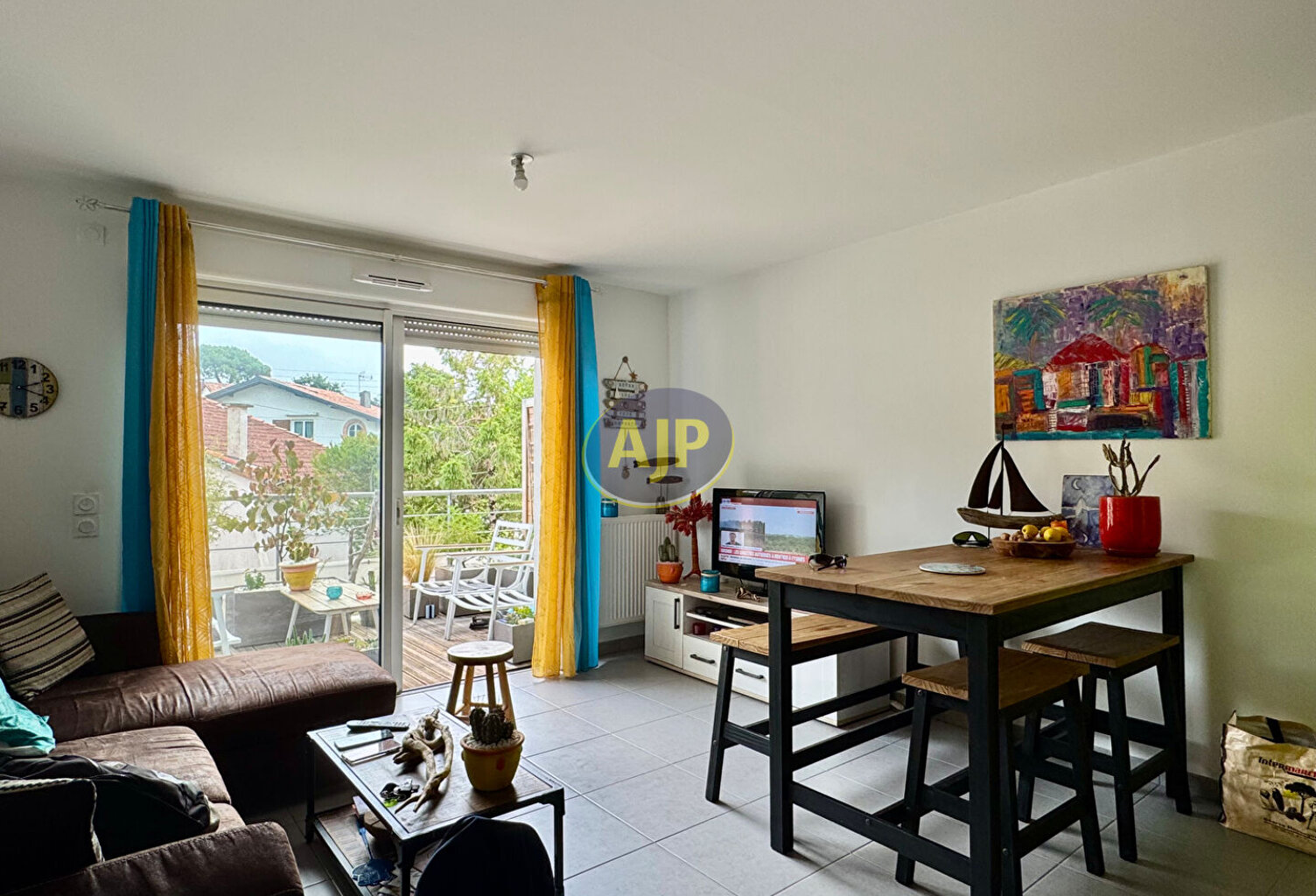 T2 RECENT DERNIER ETAGE AVEC 2 PARKINGS — photo 1