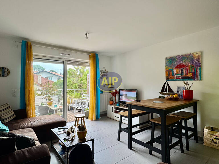 T2 RECENT DERNIER ETAGE AVEC 2 PARKINGS — photo 1