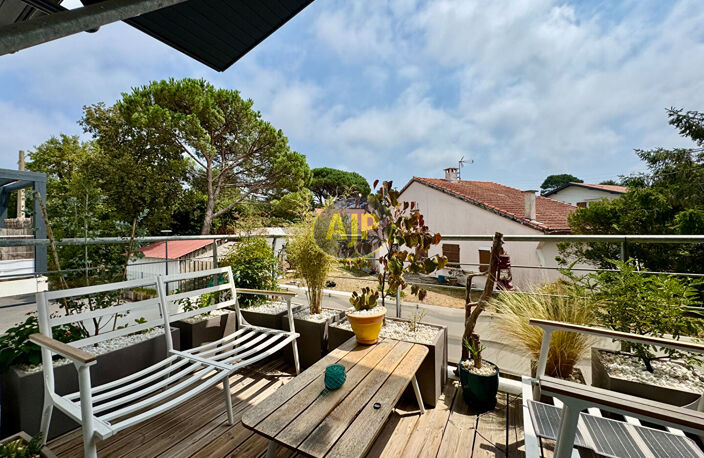 T2 RECENT DERNIER ETAGE AVEC 2 PARKINGS — photo 2