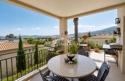 A VENDRE APPARTEMENT 4 PIECES 3 CHAMBRES TERRASSE APERCU MER ET VUE COLLINE GARAGE ET CAVE 31M² PROCHE CENTRE VILLE SAINTE MAXIME — photo du bien