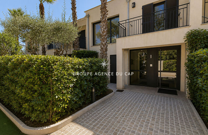 A VENDRE APPARTEMENT 4 PIECES 3 CHAMBRES TERRASSE APERCU MER ET VUE COLLINE GARAGE ET CAVE 31M² PROCHE CENTRE VILLE SAINTE MAXIME — photo 2