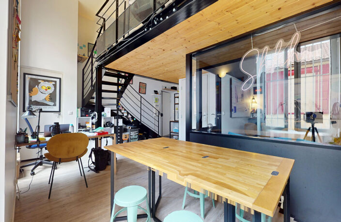 Place Guichard / rue de Créqui - Bureaux rénovés de 46 m2 sur 2 niveaux — photo 2
