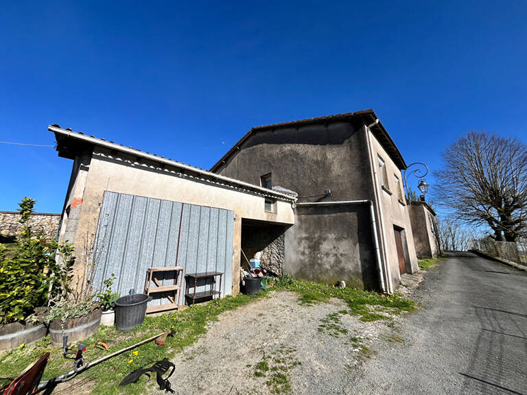 Maison de village avec garage et une belle vue — photo 1