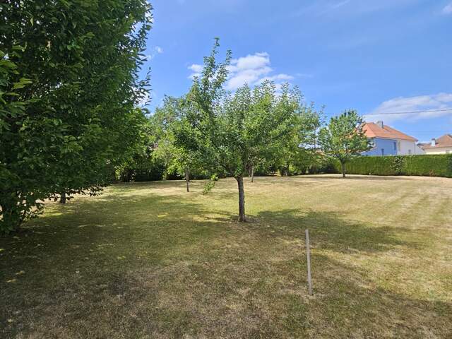 Vente Terrain 744 m&sup2; — photo du bien