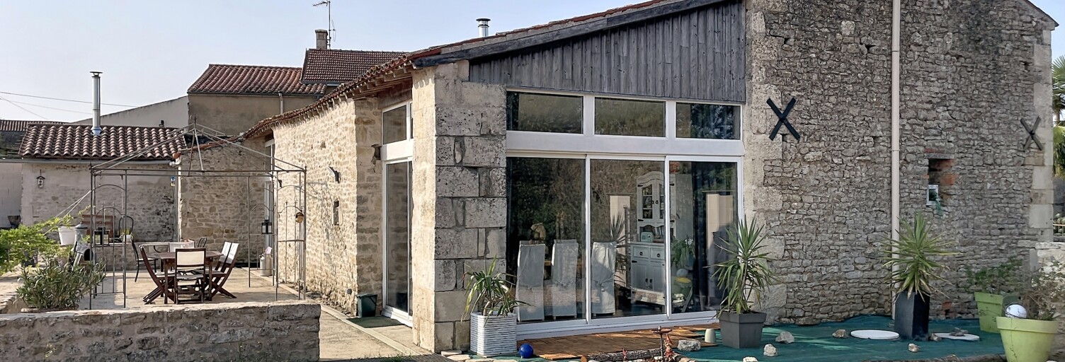 Maison 8 Pièces 240 m² à vendre à Coulonges-sur-l'Autize (79160)