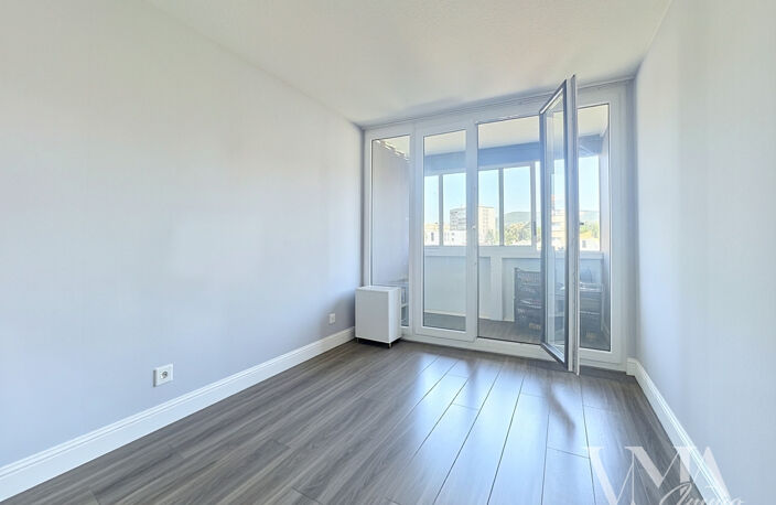 APPARTEMENT T2/T3   SAINT-ÉTIENNE   RUE PAUL RONIN — photo 5