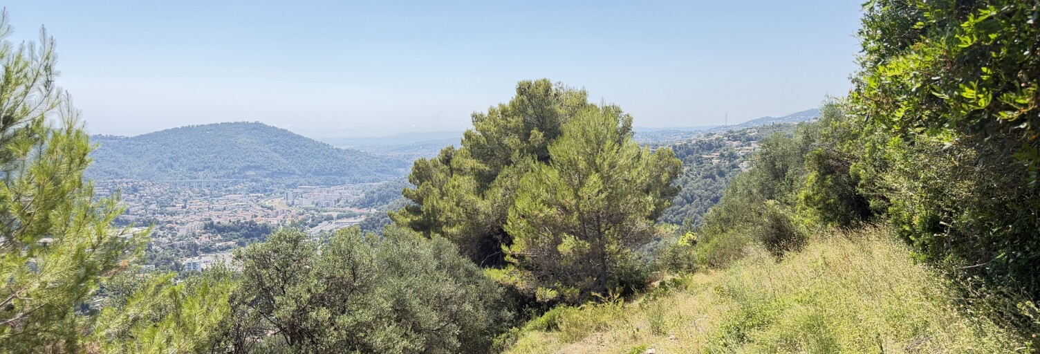 Terrain  1370 m² à vendre à Drap (06340)