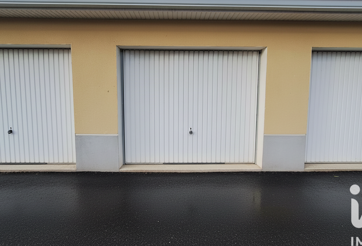Vente Garage 17 m&sup2; — photo 1