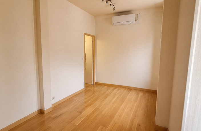 Vente Boutique/Local commercial 60 m&sup2; — photo 3