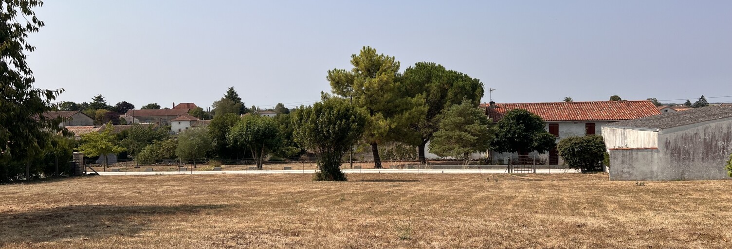 Terrain  1000 m² à vendre à Chef-Boutonne (79110)
