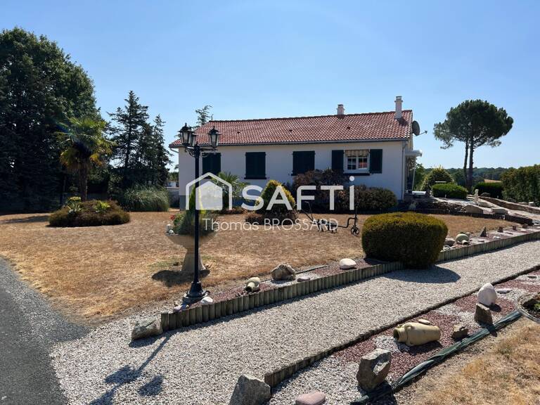 Maison avec piscine et grand terrain constructible — photo 1