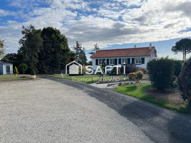Maison avec piscine et grand terrain constructible — photo du bien